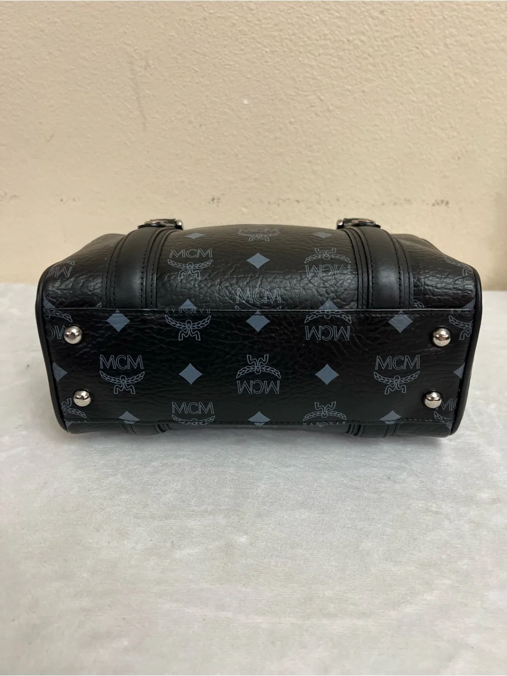 AUTH MCM BOSTON 20